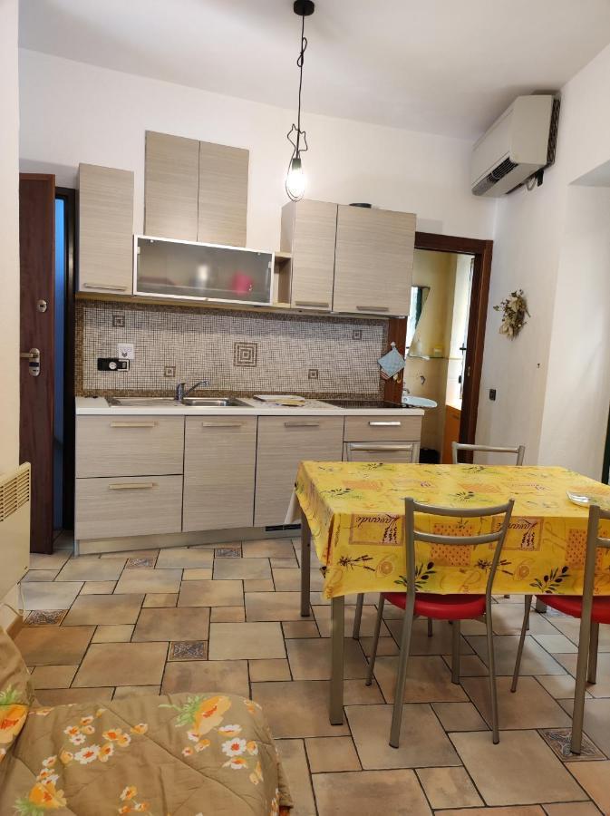 Bilocale Nella Vecchia Citta' Di Mentone Appartement Buitenkant foto