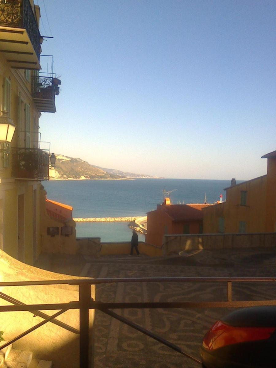 Bilocale Nella Vecchia Citta' Di Mentone Appartement Buitenkant foto