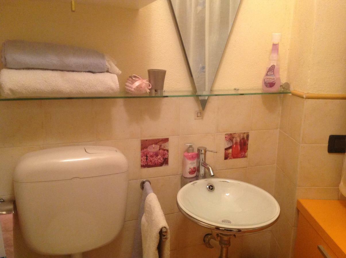 Bilocale Nella Vecchia Citta' Di Mentone Appartement Buitenkant foto